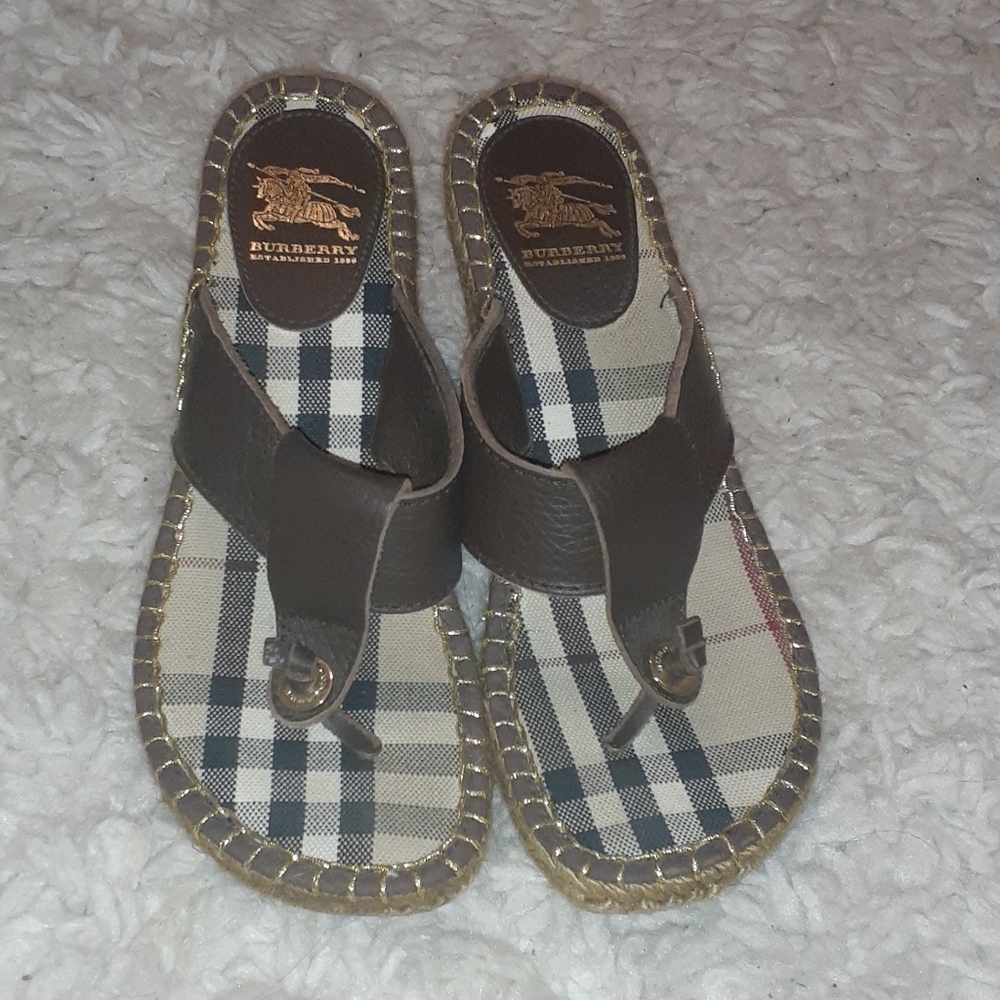 Burberry wedges!